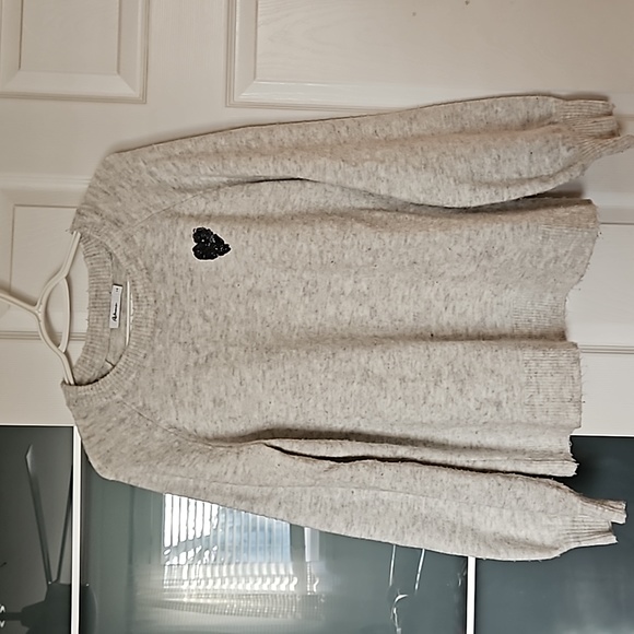 Sweater - Picture 1 of 3